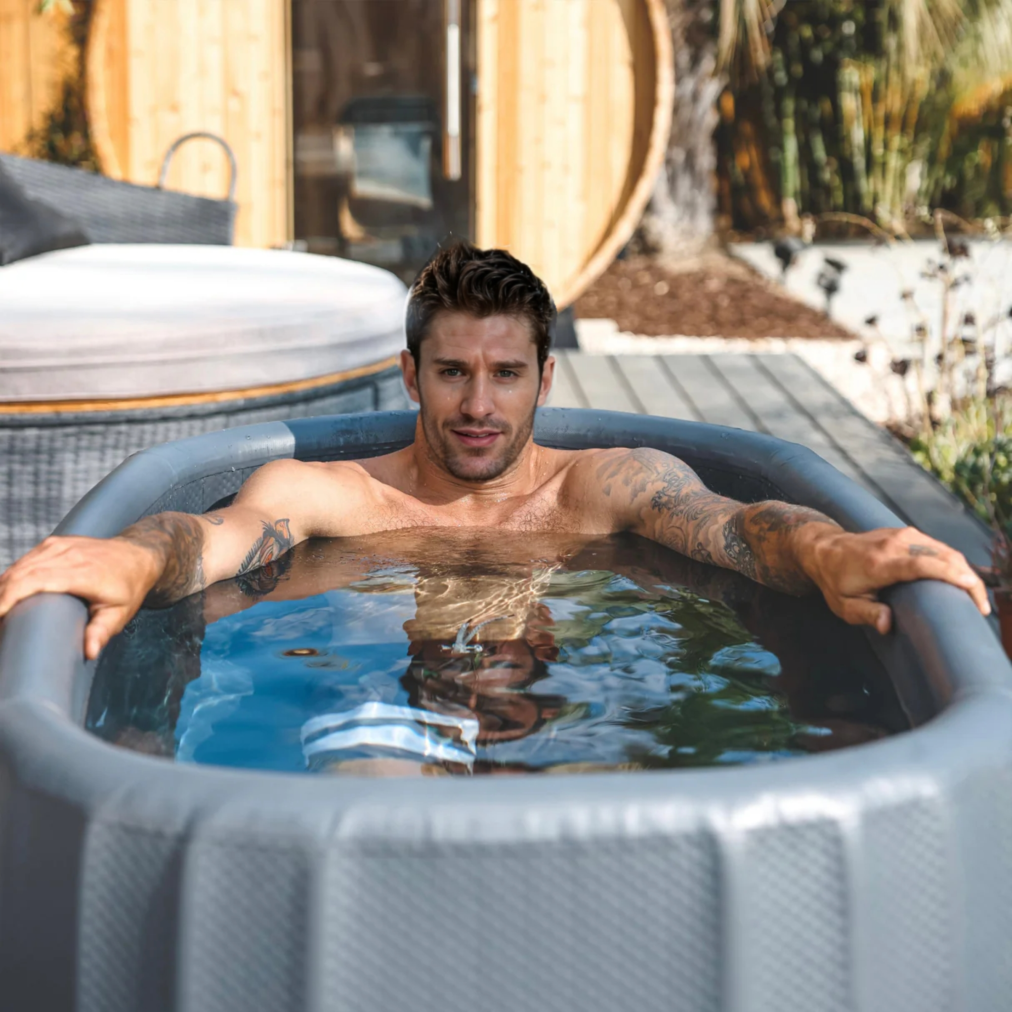 ZRinflatable: Your Trusted Partner for High-Quality Inflatable Amusement Solutions Worldwide 2 Inflatable Ice Hot Tub 02