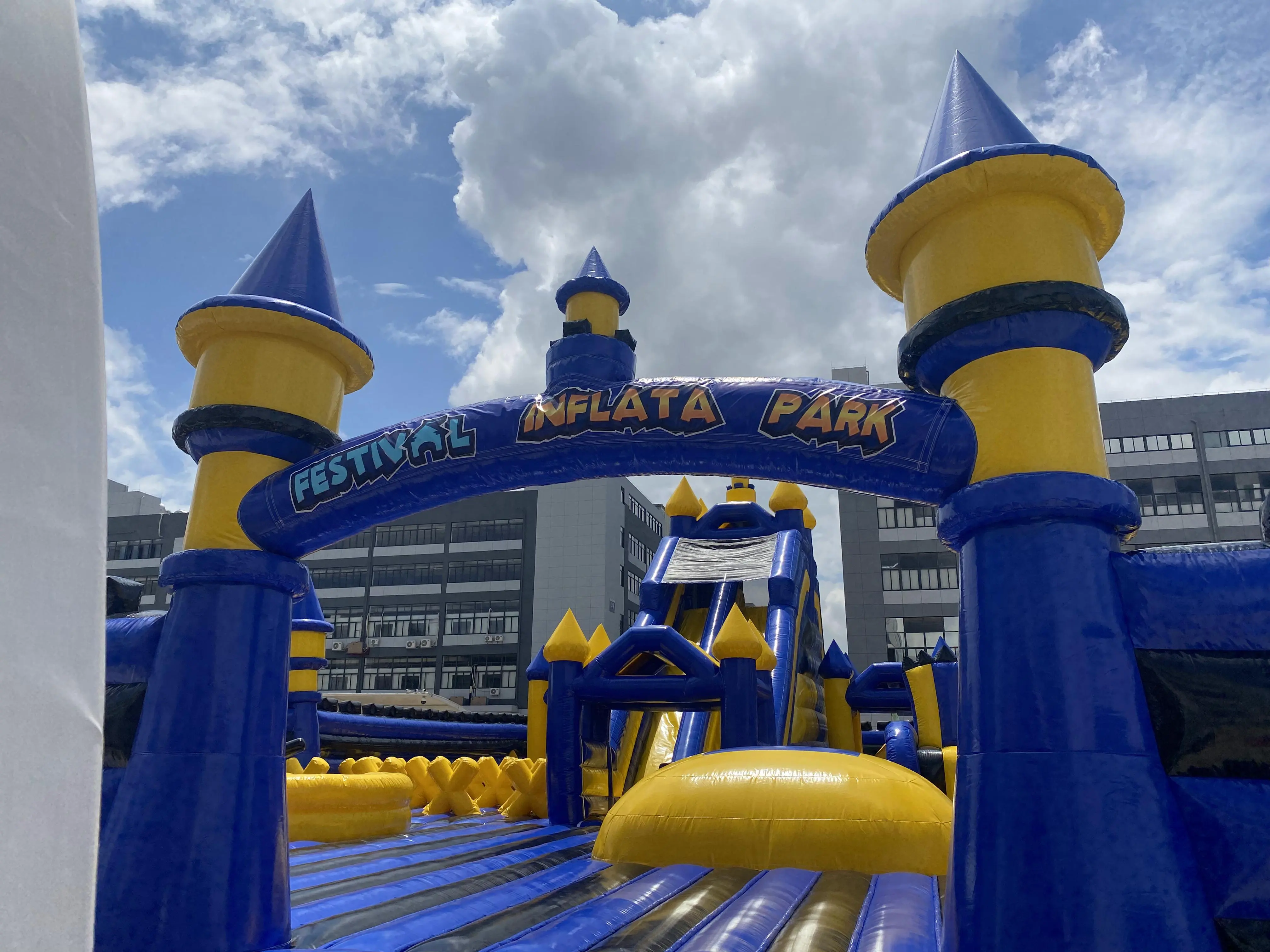 Zr Inflatable Land Parks 01 2